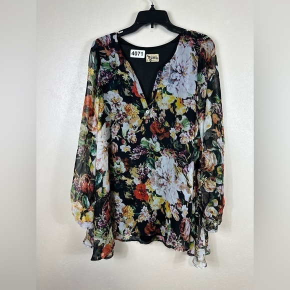 Show me your mumu size medium. Like new  p2p 17 length 29–2 shoulder to cuff 27 - Picture 1 of 7
